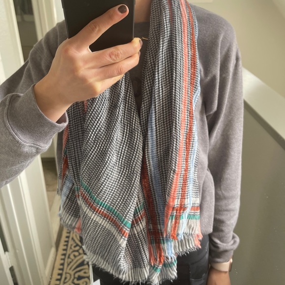 NWT Collection XIIX New York Scarf - Picture 4 of 6